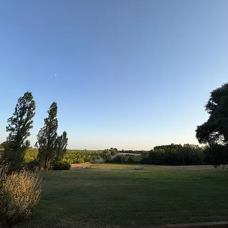 بيت للعطل Domaine La Bellevue - Maison De Charme & Nature Esclottes